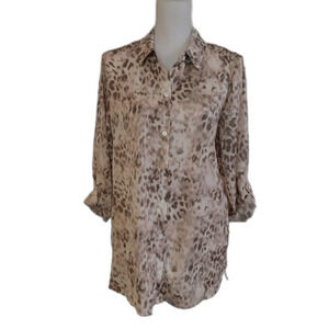 Chico's Animal Print Button Up Top Size Medium Gray/Pink Preppy Career Bohemian